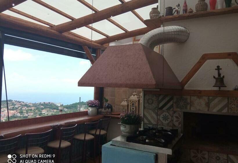 Quarto Quadruple Standart com Varanda, Valle Degli Dei