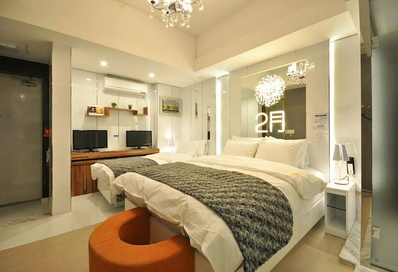 Люкс, February Hotel Apsan