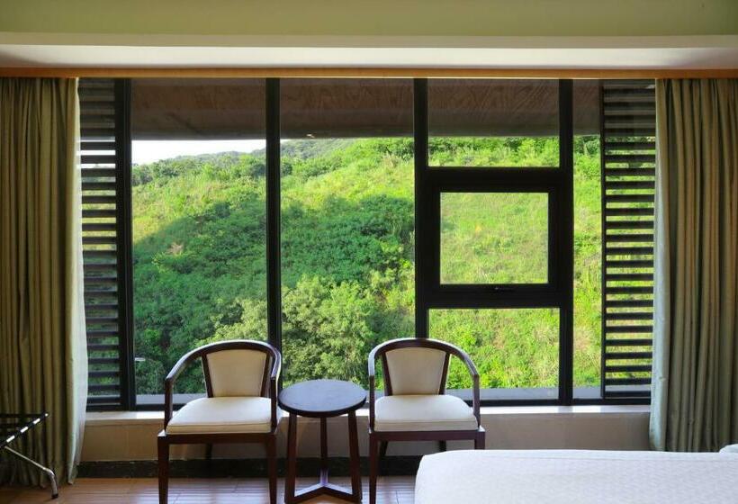 Номер Стандарт, Four Points By Sheraton Heyuan Resort