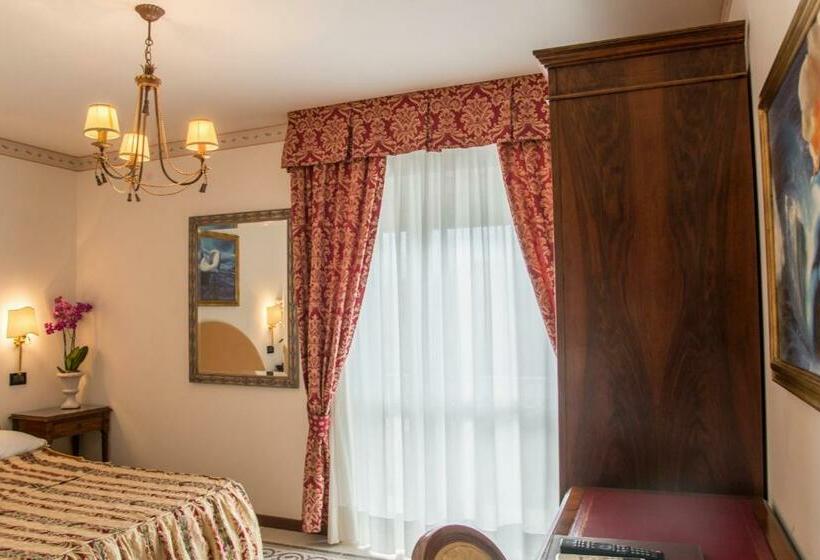Quarto Estandar com Terraço, Miramare