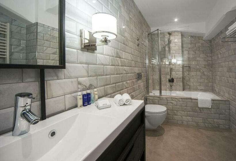 Люкс Повышенной Комфортности, Brown Beach House & Spa