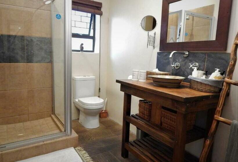 آپارتمان 1 خوابه با چشم‌انداز استخر, Khashamongo B & B