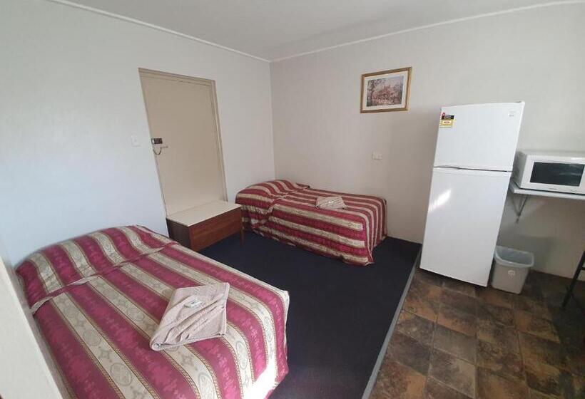 Апартаменты 2 Спальни, Red Chief Motel