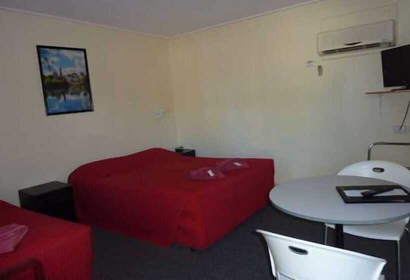 Апартаменты 2 Спальни, Red Chief Motel