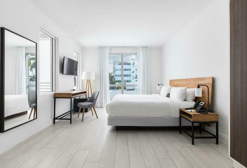 Номер Клуб, The Meridian Hotel Miami Beach