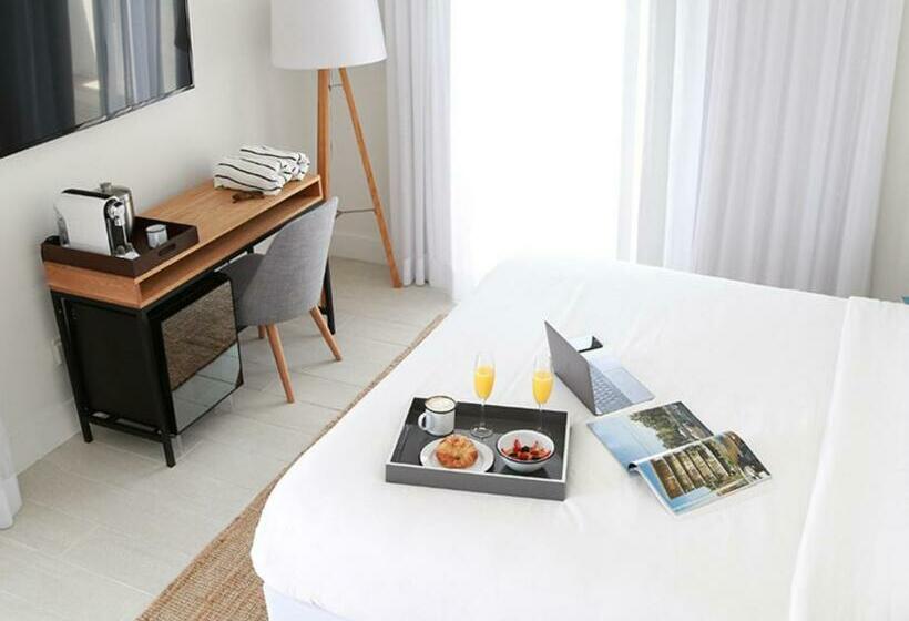 Номер Стандарт, The Meridian Hotel Miami Beach