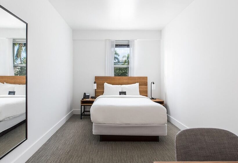 Номер Basic, The Meridian Hotel Miami Beach