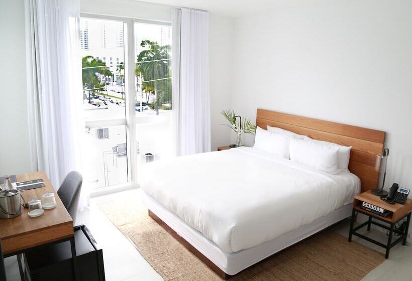 Номер Клуб, The Meridian Hotel Miami Beach