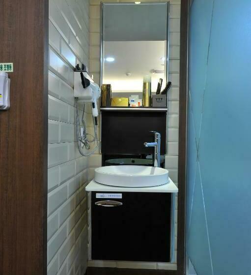 디럭스 룸, Ytt Hotel Nampo Dong Busan