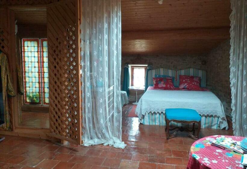 Семейный Номер, Riverside Home Cottage