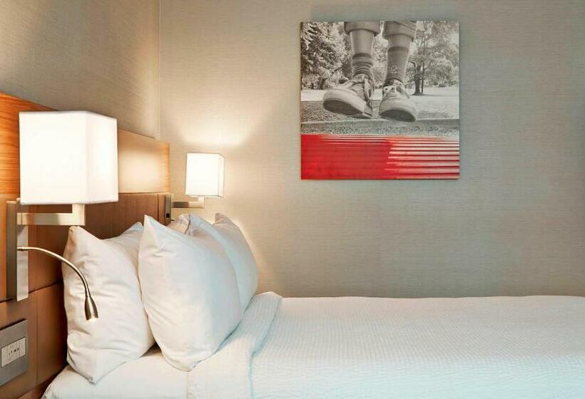 带大床的标准间, Ac Hotel By Marriott Portland Downtown, Or