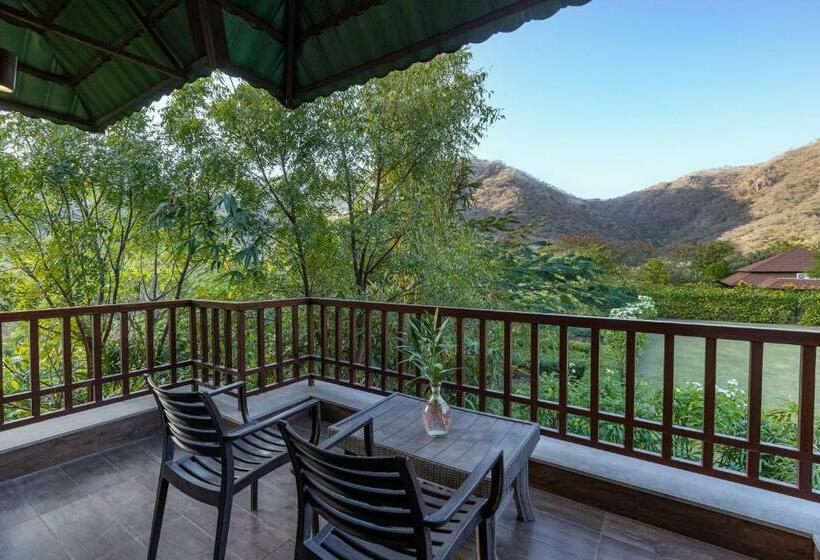 اتاق استاندارد با تخت بزرگ, Anandam   Jacuzzi & Private Pool Villas In Udaipur