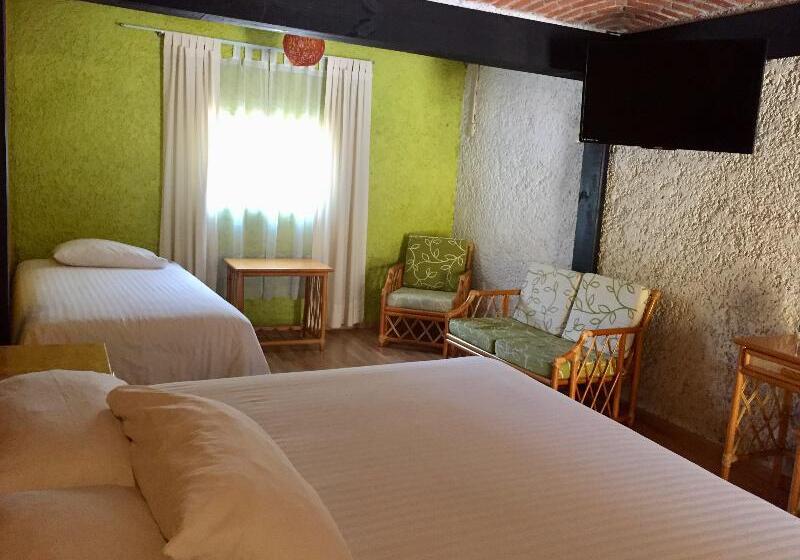 スタンダードトリプルルーム, Hacienda Montesinos
