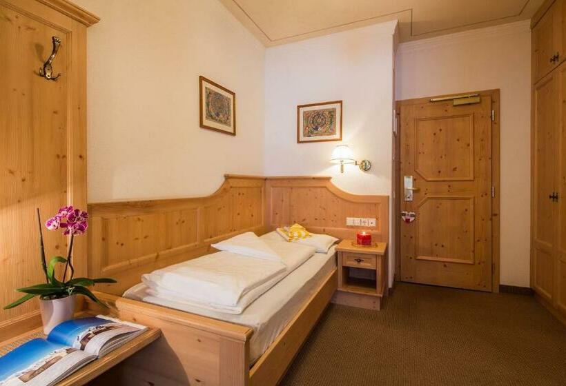 Четырехместный Номер Стандарт, Dolomites Wellness Hotel Savoy