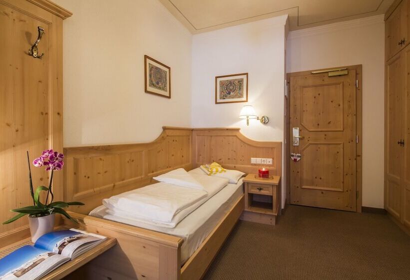 Четырехместный Номер Стандарт, Dolomites Wellness Hotel Savoy