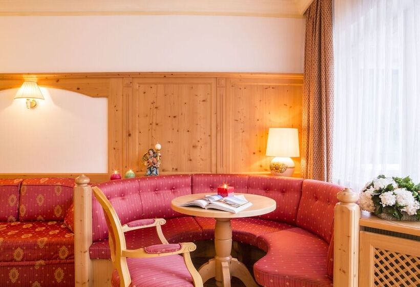 Полулюкс, Dolomites Wellness Hotel Savoy