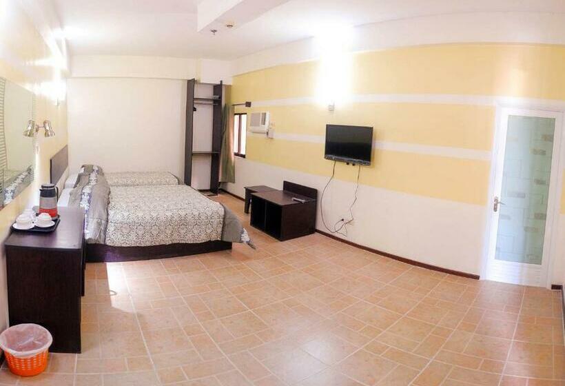 غرفة ديلوكس ثلاثية, Metro Park Hotel Mandaue