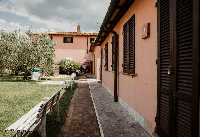 Номер Стандарт, Relais Santa Genoveffa