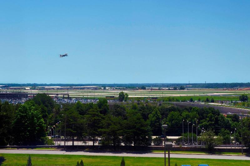 스탠다드 룸 킹사이즈 침대, Renaissance Atlanta Airport Gateway