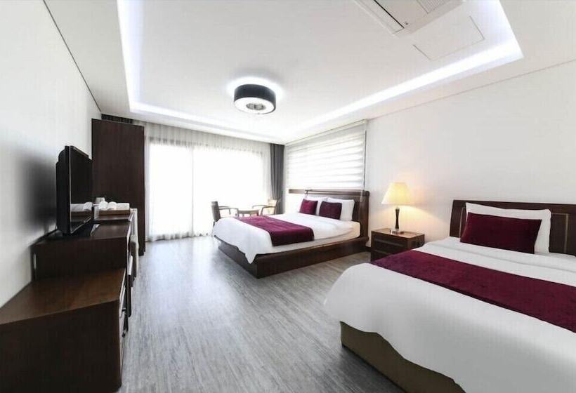 Номер Deluxe, The Seri Resort