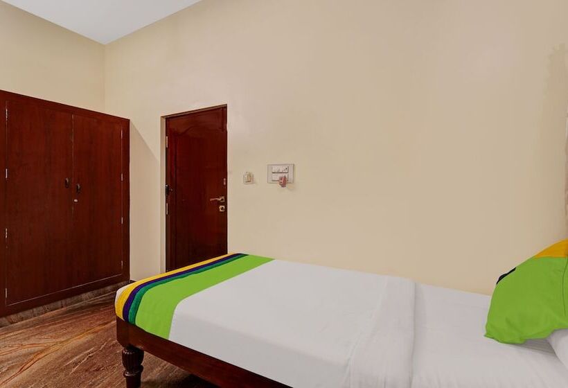 디럭스 룸, Treebo Grace Inn, 3 Min Walk From Promenade Beach