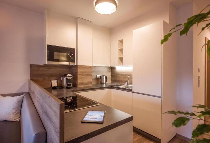Апартаменты Deluxe 2 Спальни, Aparthotel Alptirol