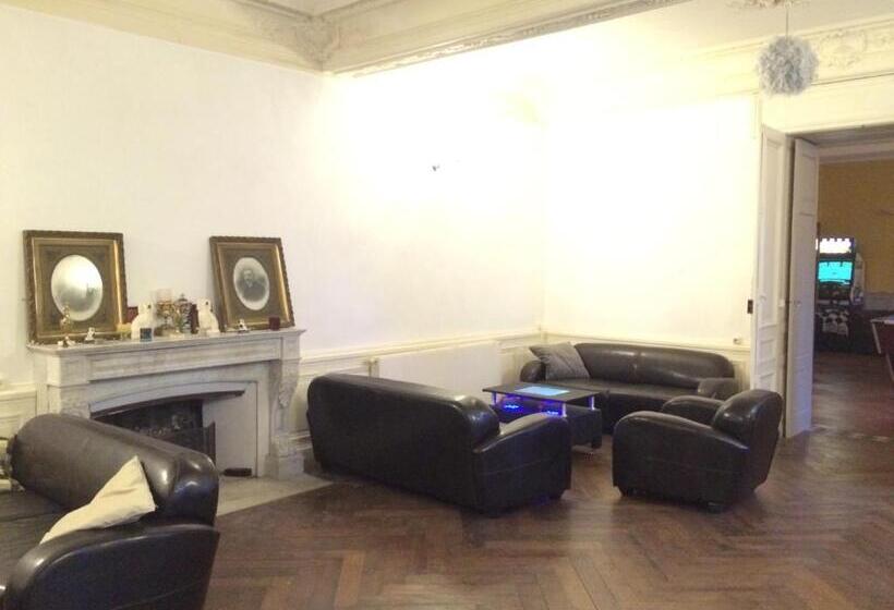 Дом 1 Спальня, Château De Seurre   No Boring People Please   O6 Io 66 95 83