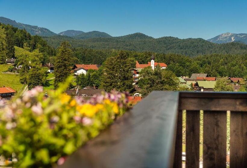 اتاق سوپریور با چشمانداز, Bayern Resort