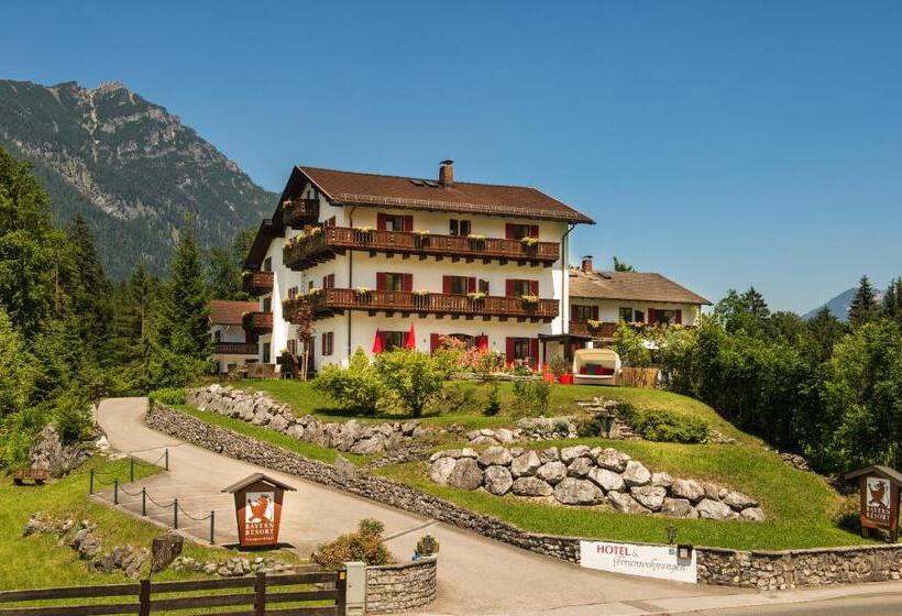 Трехместный Номер Стандарт с Балконом, Bayern Resort