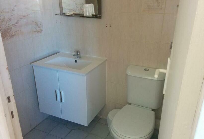 Quarto Estandar Individual, Restaurant L Agachon