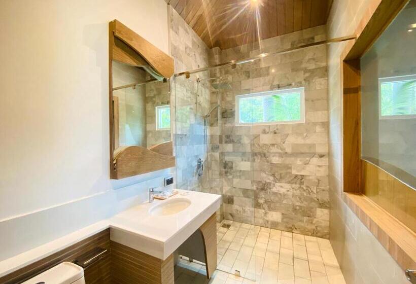 Полулюкс, Baan Taranya Koh Yao Yai Resort