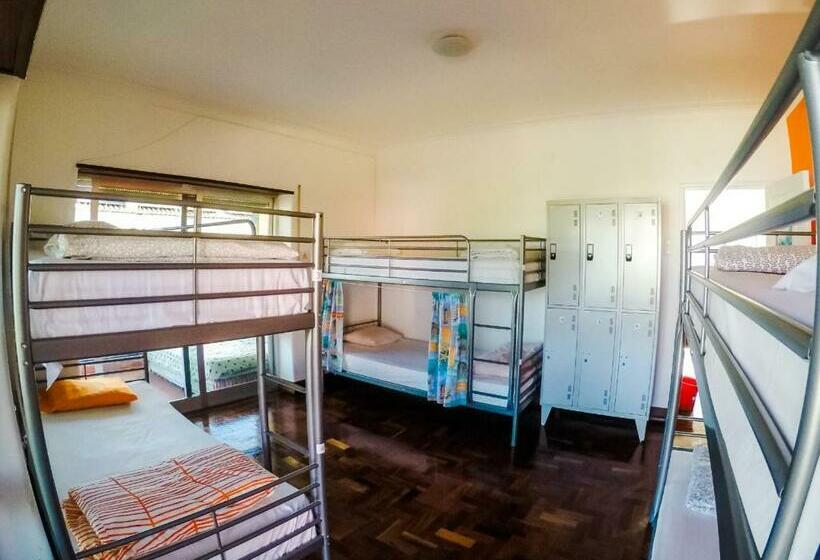 공동 객실, Carcavelos Surf Hostel And Surf Camp