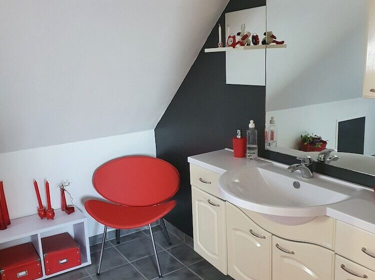 חדר סטנדרד יחיד חדר אמבטיה משותף, Holtegaard Bed & Breakfast