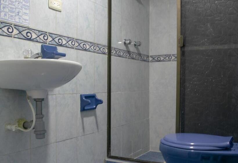 Кровать в Общей Комнате, Onde Pepe Hostel
