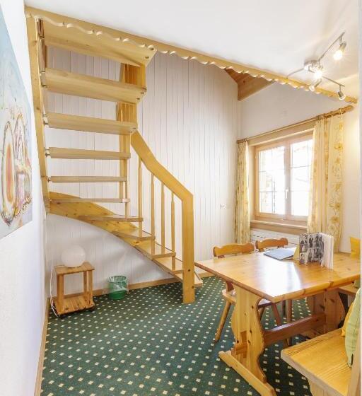 Семейный Номер, Posta