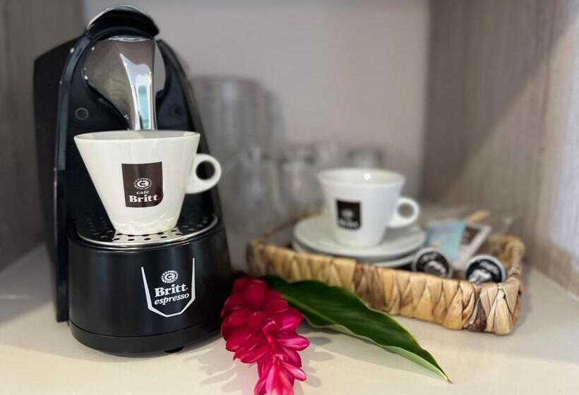 بنجلو قياسى, Ecotica Boutique