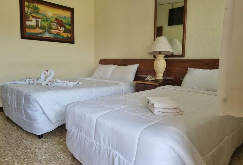 Quarto Triplo Estandar, La Siesta