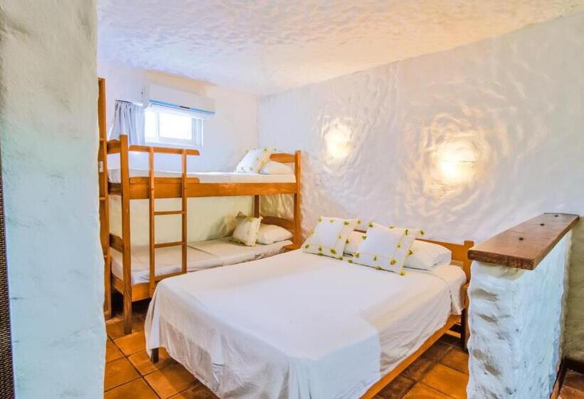 스탠다드 스튜디오, Ola Bonita Beachfront Apart