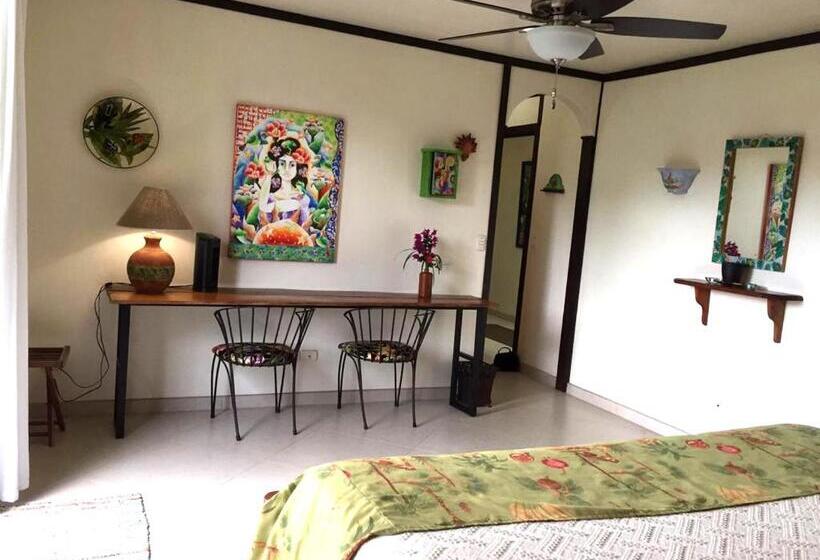 스탠다드 룸 킹사이즈 침대, Lucky Bug Bed And Breakfast