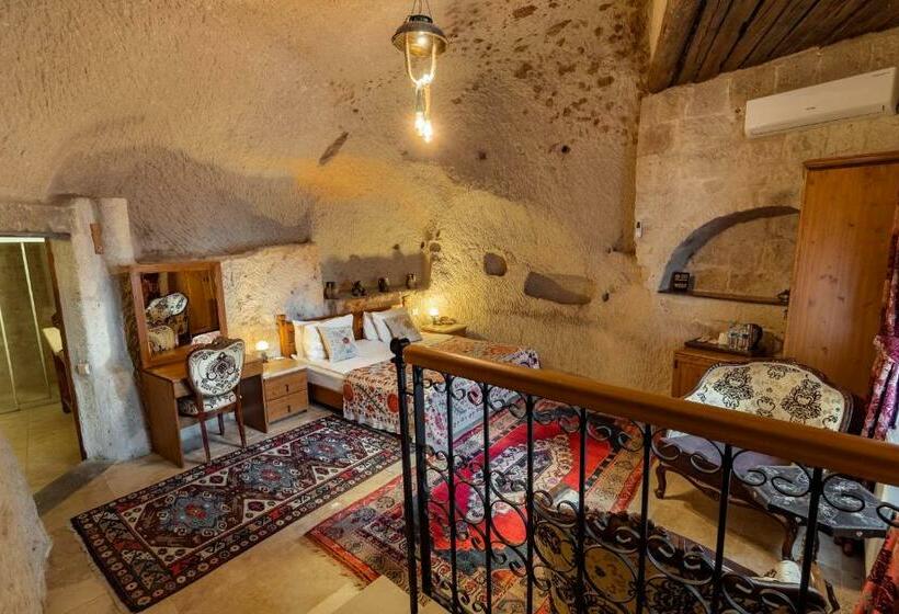 Полулюкс, Amber Cave Suites