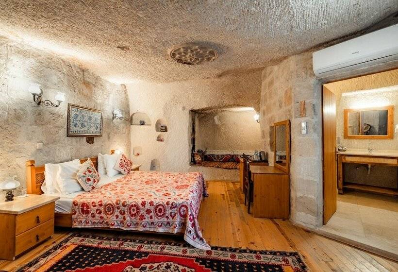 Полулюкс, Amber Cave Suites