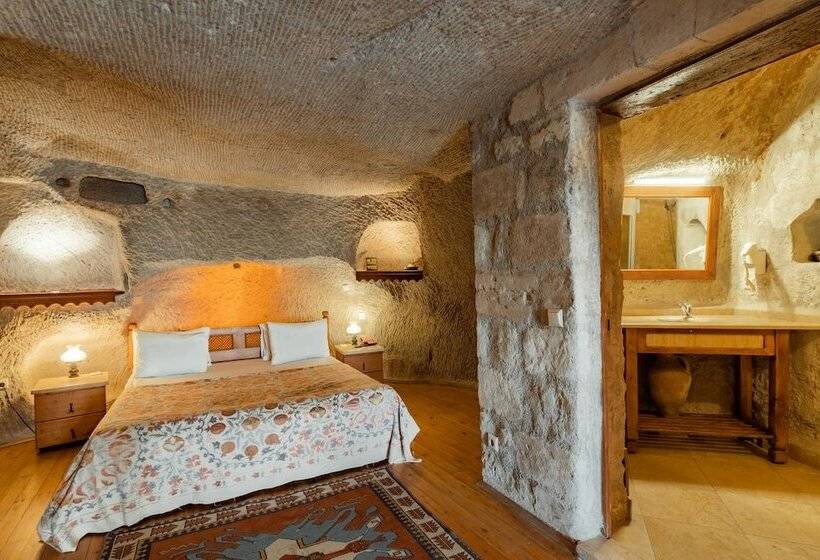 Полулюкс, Amber Cave Suites