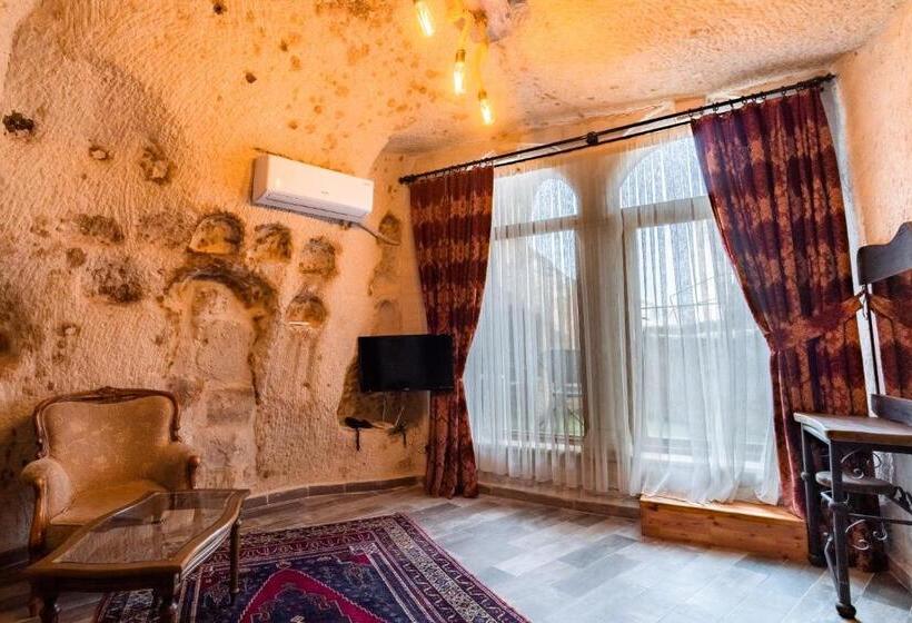 Люкс с гидромассажем, Amber Cave Suites