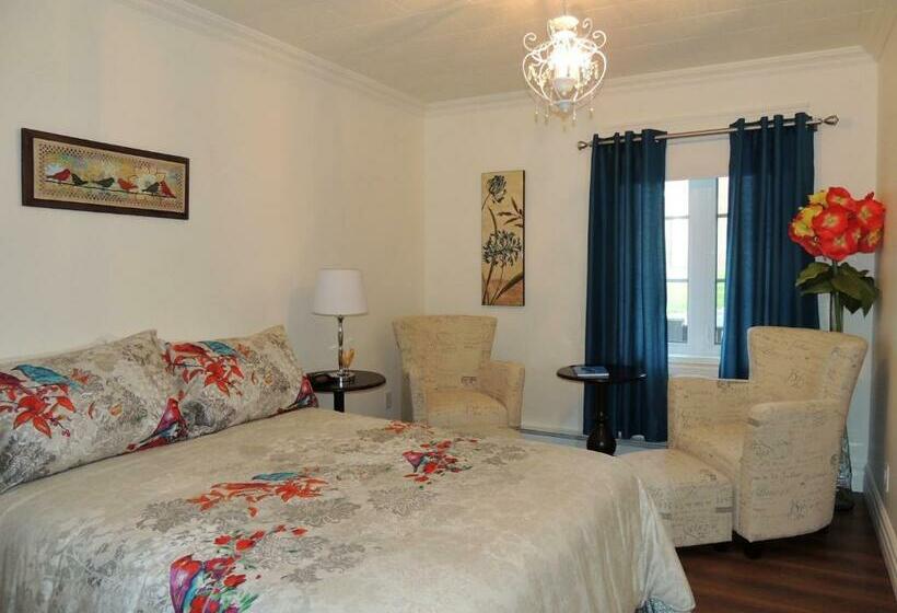 Номер Стандарт, Auberge Du Vieux Faubourg