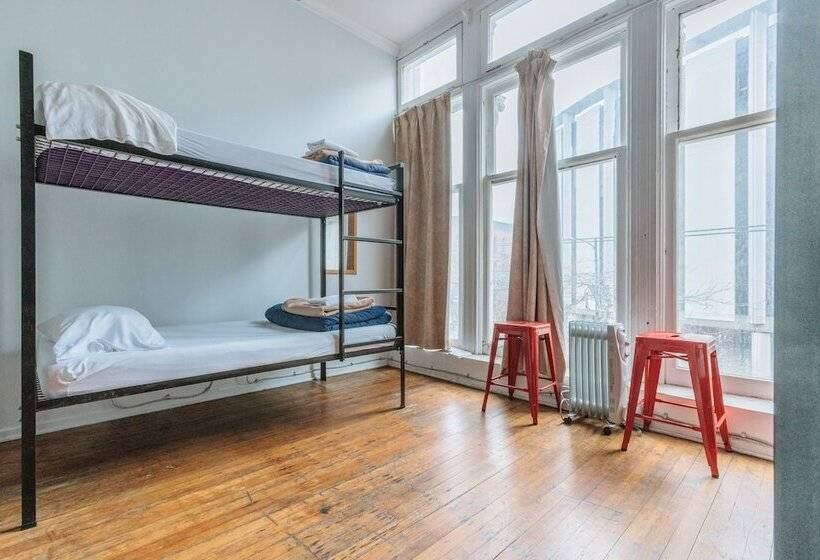 ルームシェアのワンベッド, The Cambie Hostel Gastown
