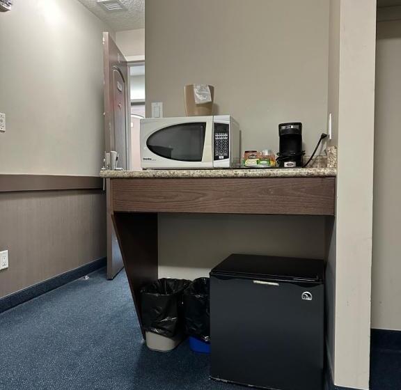 Номер Стандарт, Travelodge By Wyndham Wetaskiwin