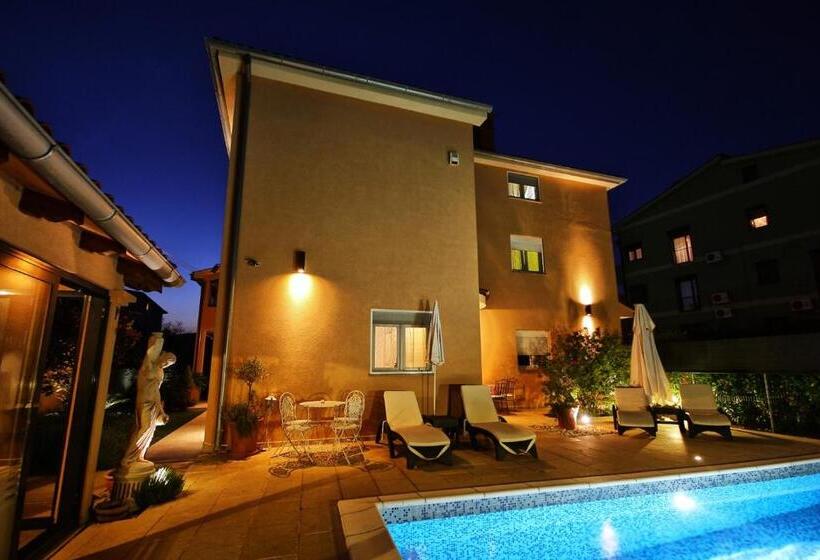 Studio Standard, Villa Mihaela