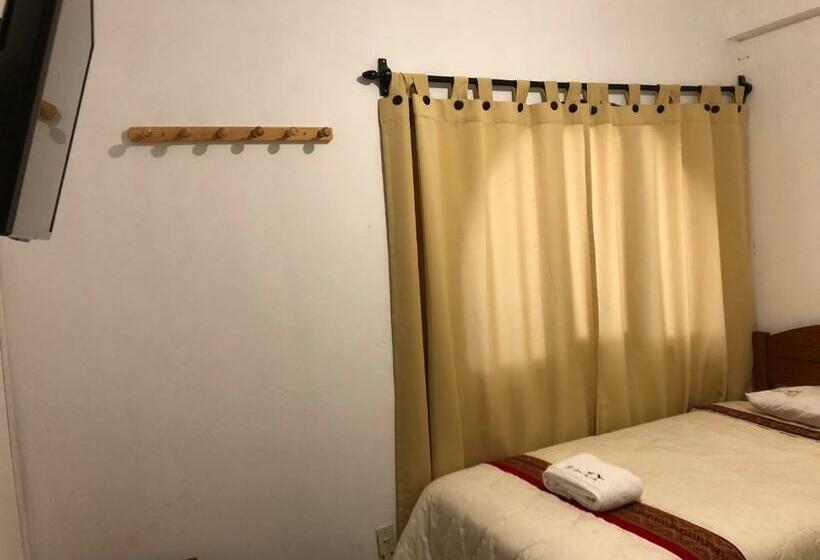 اتاق استاندارد با سرویس بهداشتی مشترک, El Jacal Backpacker