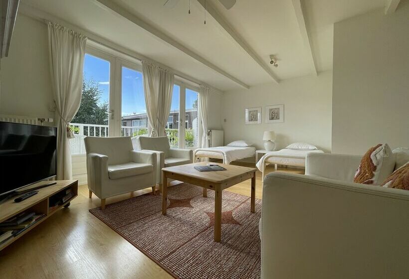 패밀리 스위트, Bed And Breakfast Amsterdam