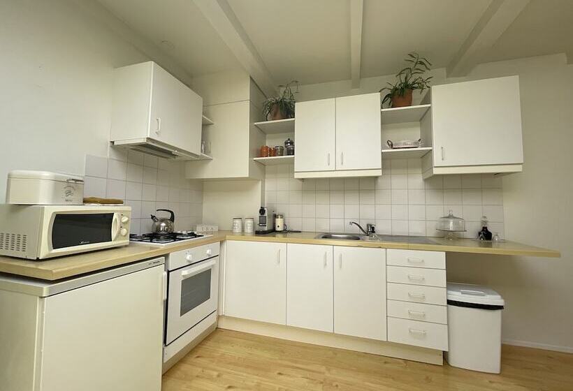 패밀리 스위트, Bed And Breakfast Amsterdam